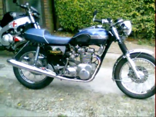 Triumph-Trident-P1.jpg